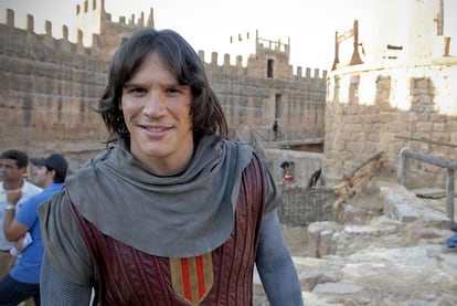 Sergio Peris Mencheta, el actor que interpreta al Capitán Trueno, ayer en el castillo de Burgalimar, en Baños de la Encina.