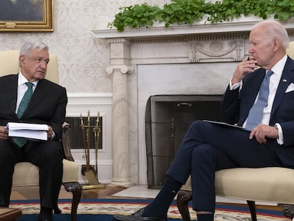 Andrés Manuel López Obrador, presidente de México, se reúne con su homólogo estadounidense, Joe Biden, en la Casa Blanca en Washington (EEUU), el martes 12 de julio de 2022.