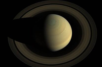 Imagen de Saturno tomada por la sonda 'Cassini' en 2016.