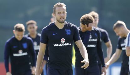 Artilheiro da Copa até aqui, Harry Kane treina para enfrentar os belgas.