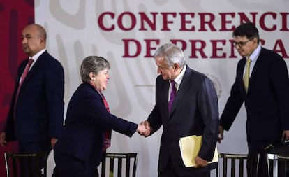 Alicia Bárcena, secretaria de la CEPAL, y Andrés Manuel López Obrador, presidente de México.