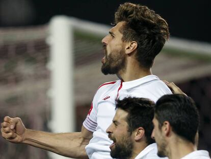 Llorente celebra un gol con el Sevilla.