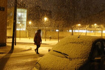 La nieve cae en Terrassa desde la madrugada