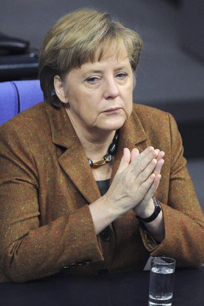 La canciller Angela Merkel, ayer en el Parlamento alemán, en Berlín.