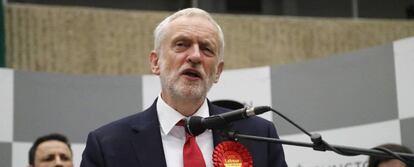 El líder laborista, Jeremy Corbyn, en la madrugada de hoy.