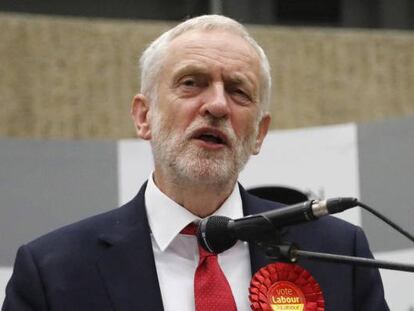 El l&iacute;der laborista, Jeremy Corbyn, en la madrugada de hoy.