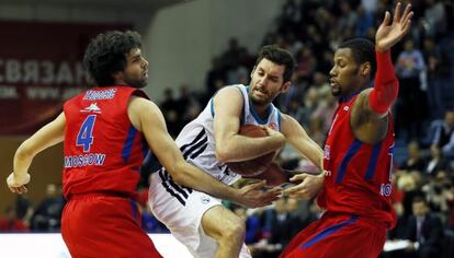 Teodosic y Weems presionan a Rudy