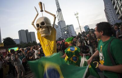 Protesto contra a Copa do Mundo em São Paulo.