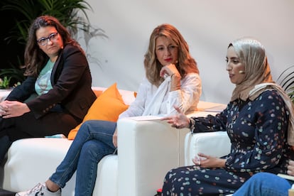 Mónica Oltra, Yolanda Díaz y Fatima Hamed Hossain, este sábado, en Valencia.