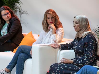 Fátima Hamed, con velo, en el acto de Otras Políticas.