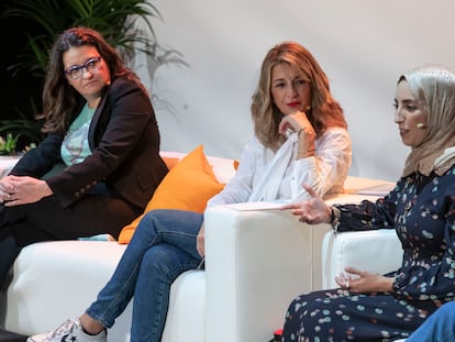 Mónica Oltra, Yolanda Díaz y Fatima Hamed Hossain, este sábado, en Valencia.