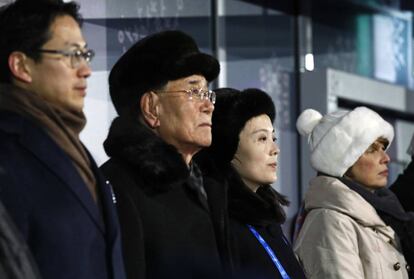 (Segunda da direita à esquerda): Kim Yo Jong, irmã do líder norte-coreano Kim Jong Un, acompanha a abertura das Olimpíadas de Inverno na Coreia do Sul.