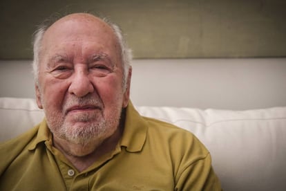 Guillermo Roux, en su casa de Martínez.