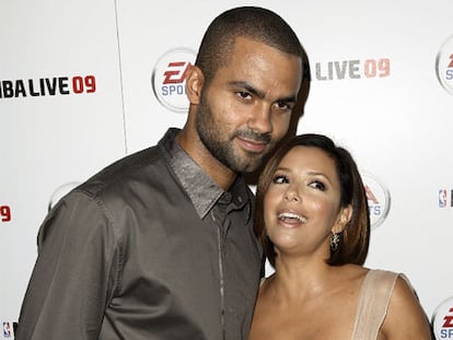 La actriz Eva Longoria no ha querido perderse la presentación del último videojuego oficial sobre la NBA, en el que, a buen seguro, aparecerá su marido, el capitán de la selección francesa de baloncesto, y estrella de San Antonio Spurs, Tony Parker.