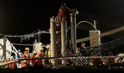 Trabajos de prospección de la perforadora Strata 950, en la mina San José.