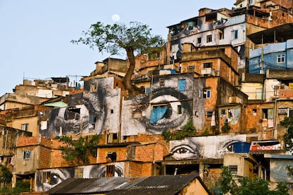 As fachadas das casas da Providência ganharam as faces das suas moradoras e a atenção da mídia.