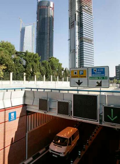 El nuevo túnel que discurre bajo las torres de la Castellana.