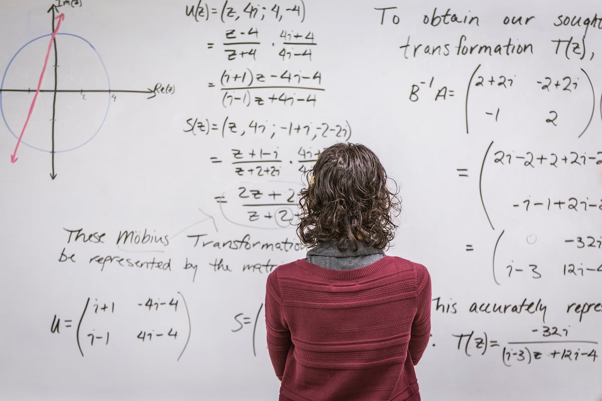 Café y teoremas: punto y seguido a 10 años de matemáticas en la prensa