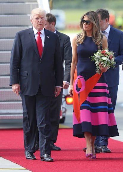 Melania Trump con diseño de DelPozo.