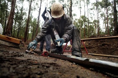 Prospecciones en la mina de oro de Corcoesto para determinar el lugar de la mejor extracci&oacute;n. / Cabalar (Efe)