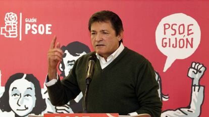 El presidente de la gestora del PSOE, Javier Fernández.