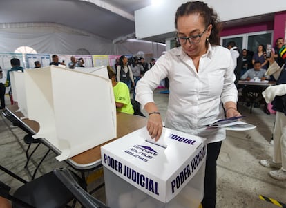 Simulacro de votación para las elecciones judiciales, en Zinacantepec, Estado de México, el 20 de mayo de 2025.