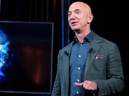 Jeff Bezos, fundador d'Amazon, durant una conferència.