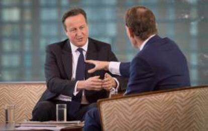 El primer ministro britnico, David Cameron en un momento de la entrevista con Andrew Marr, en los estudios de la BBC de Manchester.