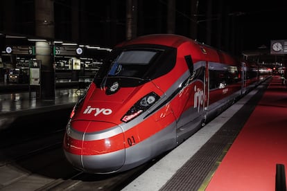 Primer tren iryo de Ilsa en la Estación de Atocha.