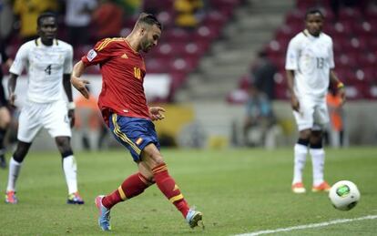 Jesé marca el gol del triunfo de España.