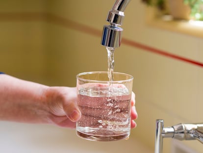 Agua disolvente universal