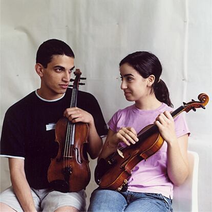 Dos violines frente a frente, Asaf Maoz, de Israel, y Tyme Khleifi.