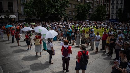 Homenaje celebrado este domingo a los fallecidos en las residencias de mayores durante la pandemia de covid-19 en la Comunidad de Madrid.