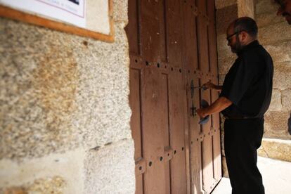 Many church doors have old-fashioned locks that are easy to pick.