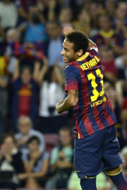 Neymar celebra su gol a la Real