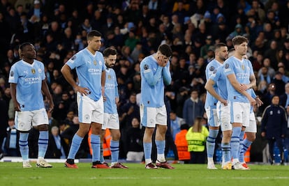 Los jugadores del Manchester City, tras perder el partido de vuelta de de cuartos de final, frente al Real Madrid.