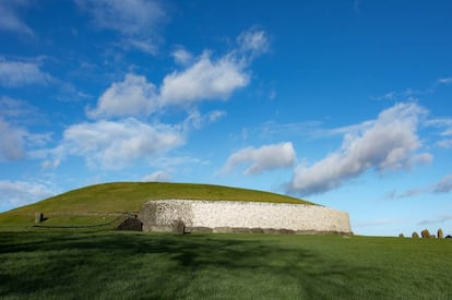 Túmulo funerario de Newgrange, en Irlanda.