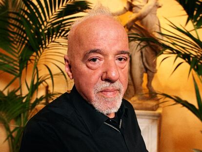 Paulo Coelho: “El intelectual ha muerto. Ha nacido el 'internetual'”