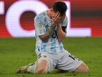 Messi llora de felicidad tras el fin del partido. El 10, a los 34 años, se hace así con su primer gran título con Argentina. Un Maracanazo, aunque con solo 8.000 espectadores en las gradas.