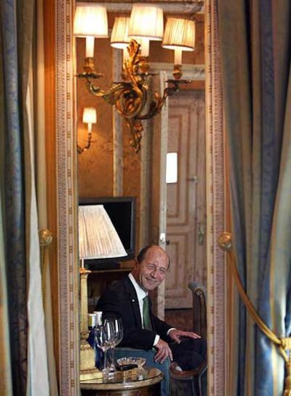 El presidente Traian Basescu, después de la entrevista.