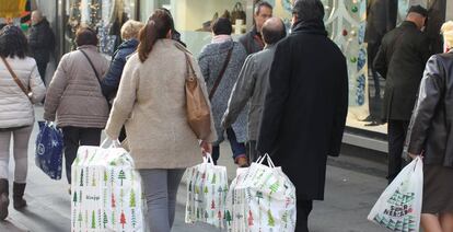 Compras navideñas en Madrid.