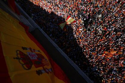 Vista zenital de la manifestació per la Via Laietana.