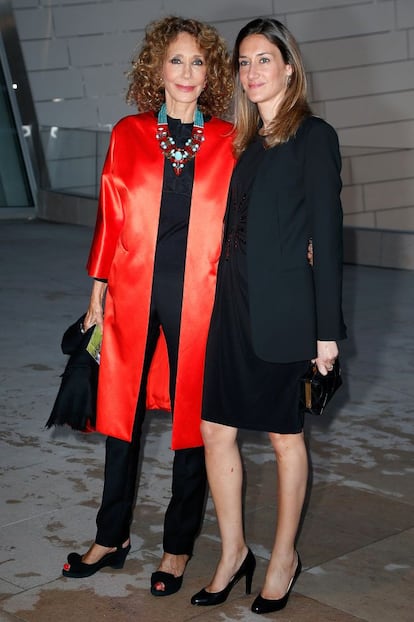 La actriz Marisa Berenson y Scarlett Berenson no faltaron a la presentación.