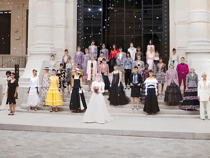 Las musas impresionistas de Chanel desfilan en el museo de la moda de París