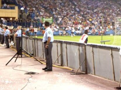 Agentes de Ariete Seguridad durante un partido del Atl&eacute;tico de Madrid. 