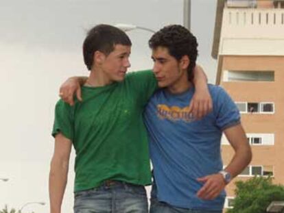De izquierda a derecha, Juanjo Ballesta y Jesús Carroza en <i>7 vírgenes.</i>