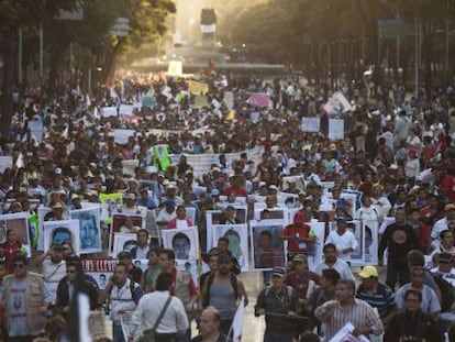 Una manifestación en el DF por los 43 desaparecidos.