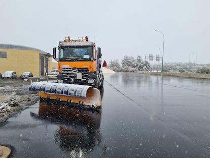 Abertis cuenta con más de 80 vehículos quitanieves, preparados para afrontar cualquier inclemencia del tiempo en las autopistas con condiciones de meteorología invernal más severas.