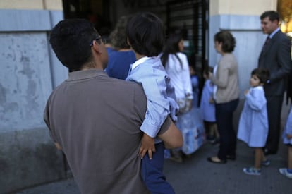 Primer d&iacute;a colegio en infantil y primaria en la Comunidad de Madrid. Alumnos en el colegio Reina Victoria de Madrid