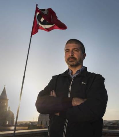 Simone Dei Stefano, vice-presidente de CasaPound e candidato a Primeiro-ministro.